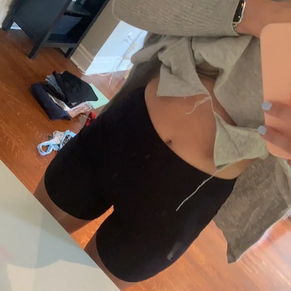 Babaton | Aritzia Grey V-Neck Sweater - Picture 8 of 11